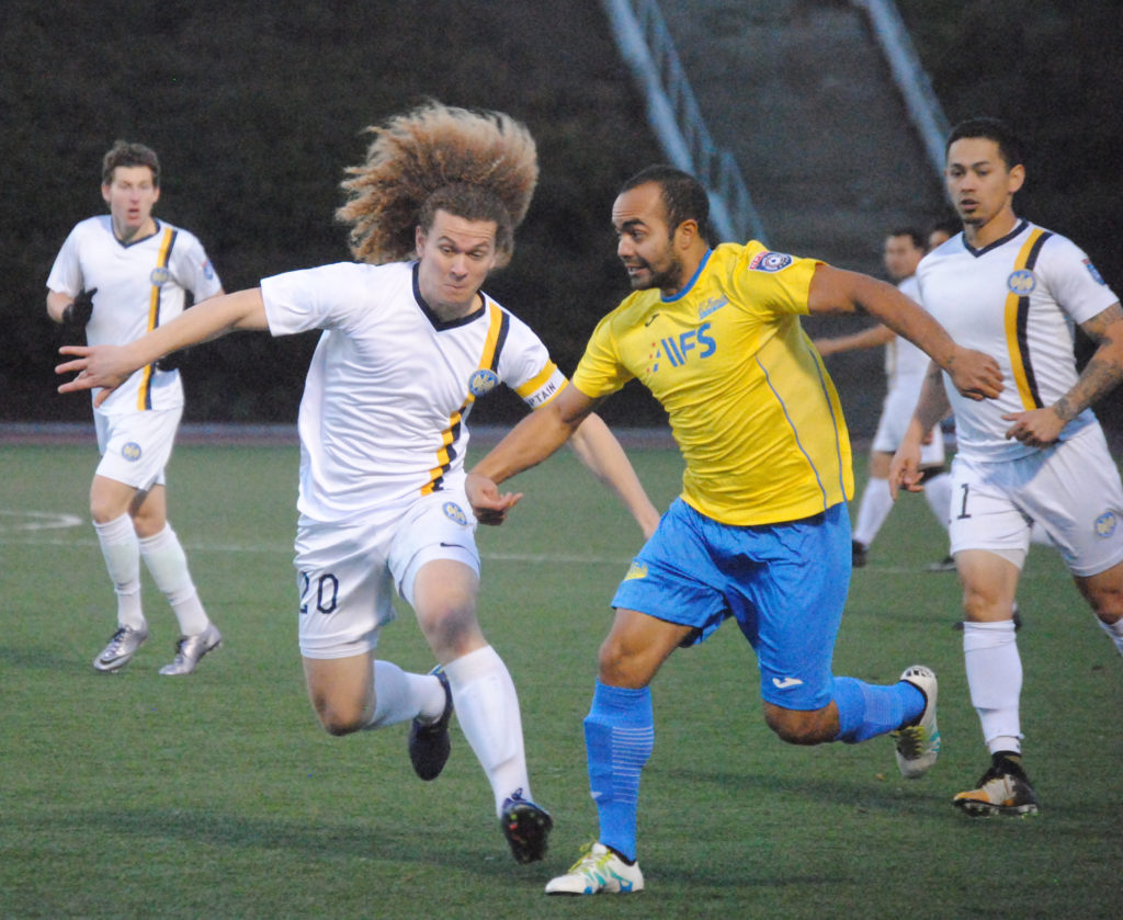 Stompers v El Farolito