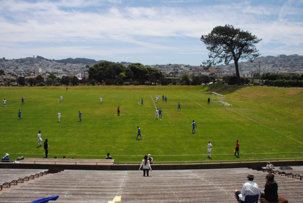 El Farolito v Sacramento Gold