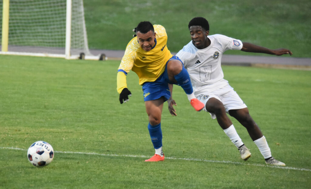 El Farolito v Sun City FC